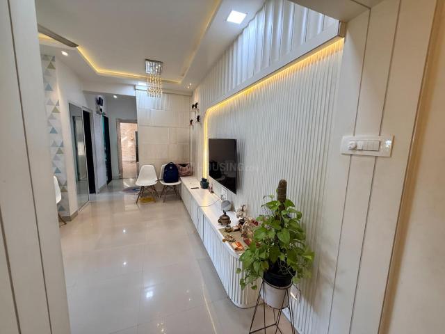 2 BHK Apartment in Mira Road East for resale Mira Bhayandar. The reference number is 20568547