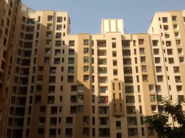 2 BHK Apartment in Mira Road East for resale Mira Bhayandar. The reference number is 21099105