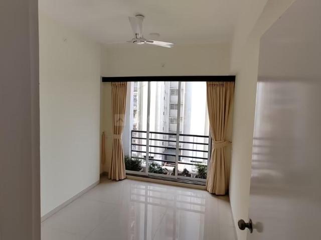 2 BHK Apartment in Mira Road East for resale Mira Bhayandar. The reference number is 21012715