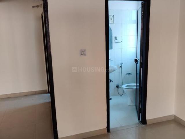 2 BHK Apartment in Mukherjee Nagar for resale New Delhi. The reference number is 11803679