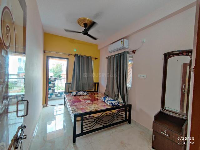 2 BHK Apartment in Mukundapur for rent Kolkata. The reference number is 17799404