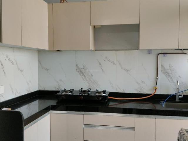 2 BHK Apartment in Mulund East for rent Mumbai. The reference number is 19370274
