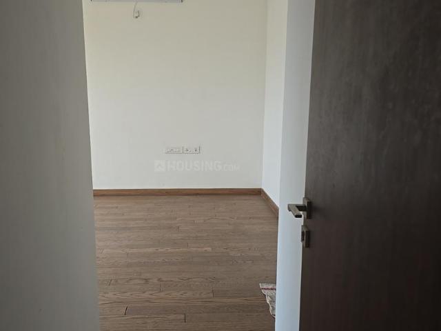 2 BHK Apartment in Mulund West for rent Mumbai. The reference number is 18440112