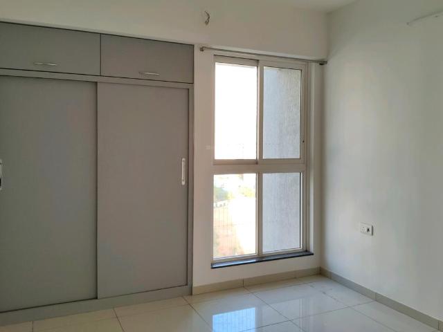 2 BHK Apartment in Mulund West for rent Mumbai. The reference number is 18655656