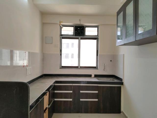2 BHK Apartment in Mulund West for rent Mumbai. The reference number is 19320480