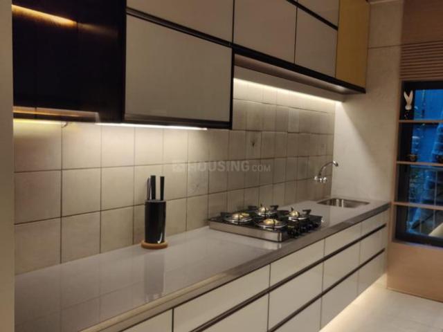 2 BHK Apartment in Mulund West for resale Mumbai. The reference number is 19487390