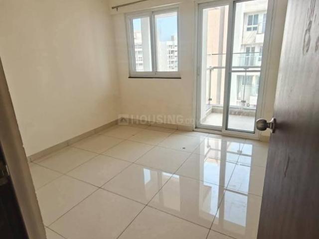 2 BHK Apartment in Mundhwa for rent Pune. The reference number is 18912553