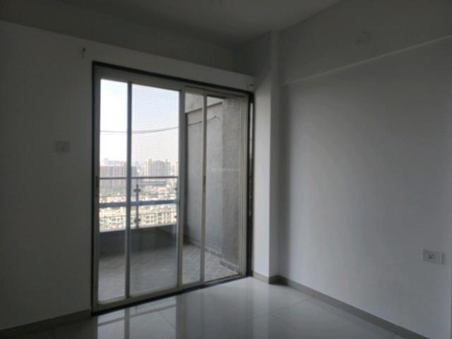2 BHK Apartment in Mundhwa for rent Pune. The reference number is 19586357