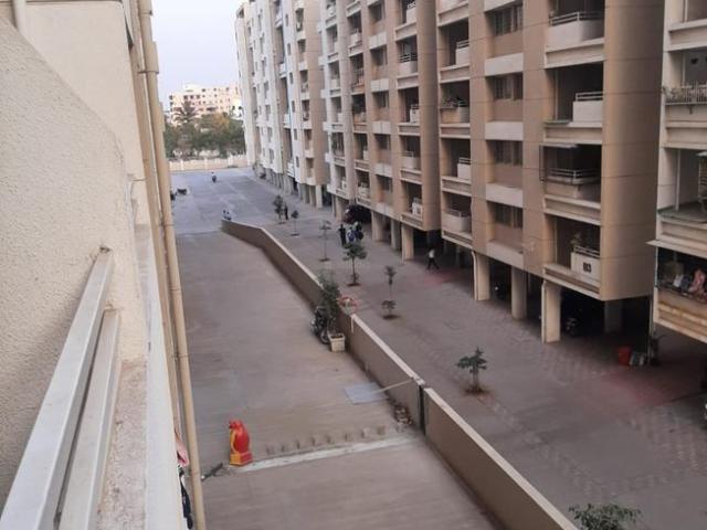 2 BHK Apartment in Mundhwa for resale Pune. The reference number is 20920556