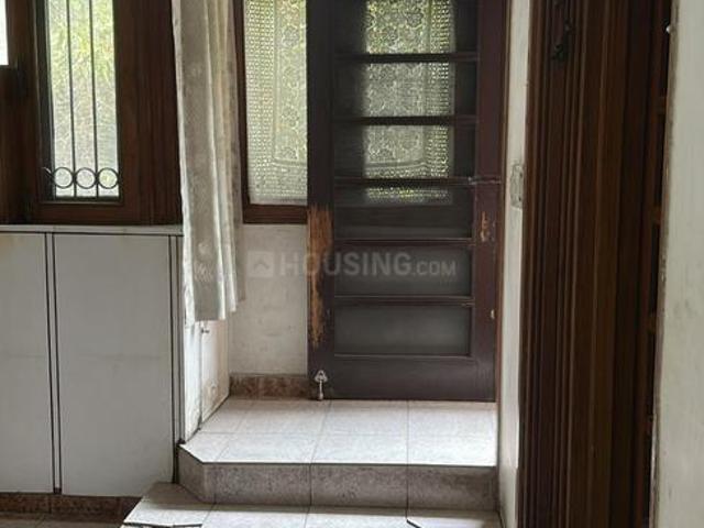 2 BHK Apartment in Munirka for rent New Delhi. The reference number is 19630977