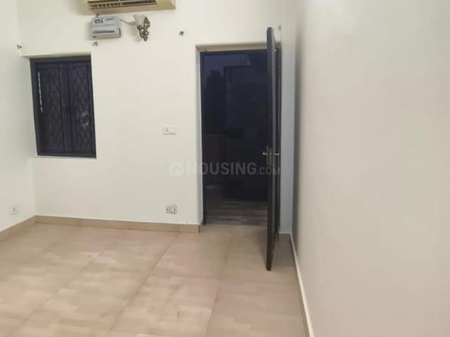 2 BHK Apartment in Munirka for rent New Delhi. The reference number is 20123643
