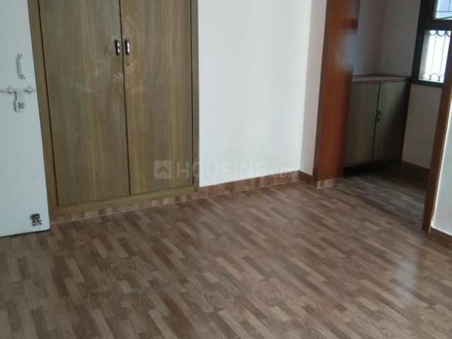 2 BHK Apartment in Munirka for resale New Delhi. The reference number is 20716876
