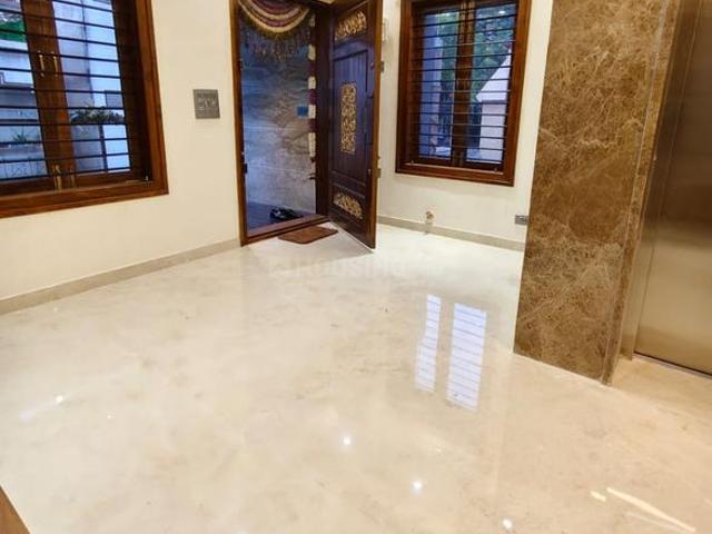 2 BHK Apartment in Murugeshpalya for rent Bengaluru. The reference number is 21186809