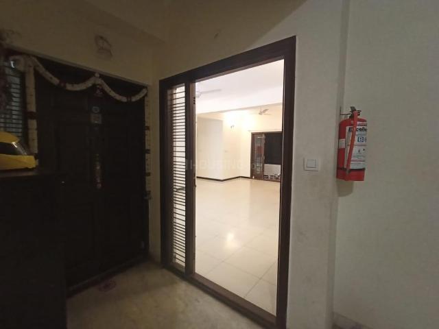 2 BHK Apartment in Murugeshpalya for rent Bengaluru. The reference number is 21284625
