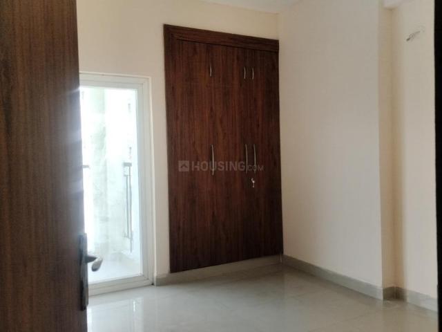 2 BHK Apartment in Noida Extension for rent Greater Noida. The reference number is 21075684