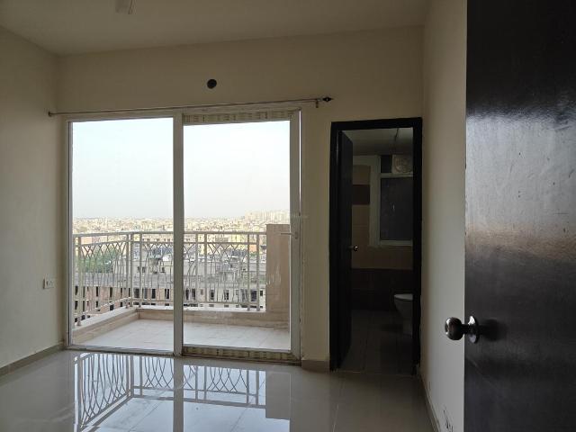 2 BHK Apartment in Noida Extension for rent Greater Noida. The reference number is 21077822