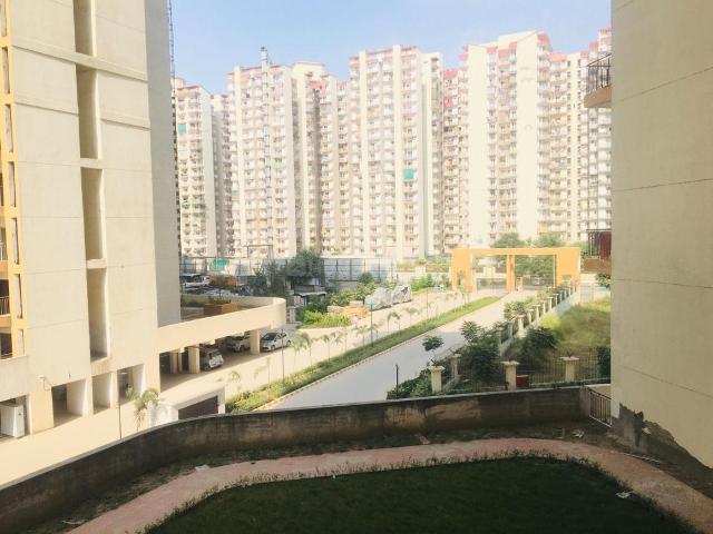 2 BHK Apartment in Noida Extension for rent Greater Noida. The reference number is 21114547