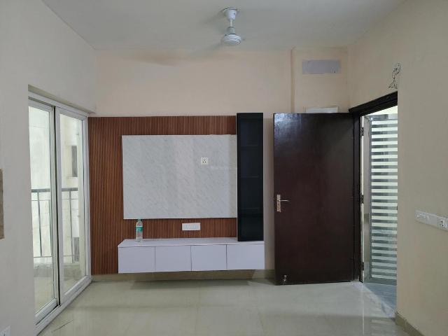 2 BHK Apartment in Noida Extension for rent Greater Noida. The reference number is 21165838