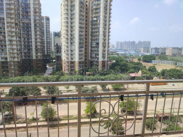2 BHK Apartment in Noida Extension for rent Greater Noida. The reference number is 21194117