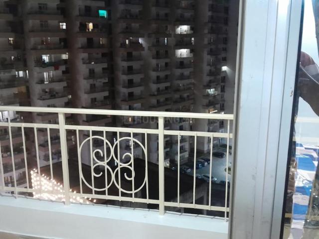 2 BHK Apartment in Noida Extension for rent Greater Noida. The reference number is 21236324
