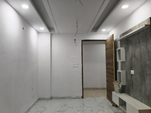 2 BHK Apartment in Noida Extension for resale Greater Noida. The reference number is 19895245
