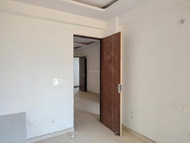 2 BHK Apartment in Noida Extension for resale Greater Noida. The reference number is 19941144