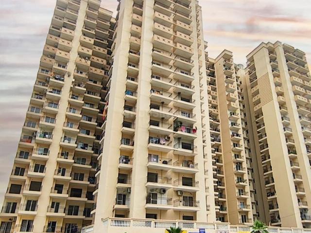 2 BHK Apartment in Noida Extension for resale Greater Noida. The reference number is 20279086