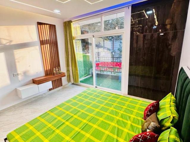 2 BHK Apartment in Noida Extension for resale Greater Noida. The reference number is 20782908