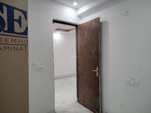 2 BHK Apartment in Noida Extension for resale Greater Noida. The reference number is 20716310