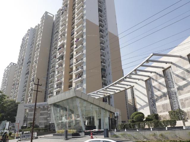 2 BHK Apartment in Noida Extension for resale Greater Noida. The reference number is 20727481