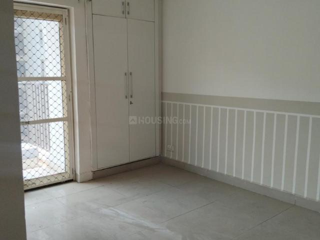 2 BHK Apartment in Noida Extension for resale Greater Noida. The reference number is 20955908