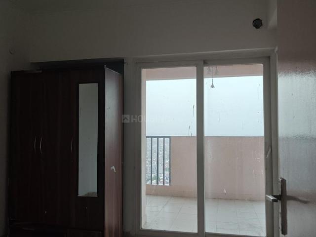 2 BHK Apartment in Noida Extension for resale Greater Noida. The reference number is 21086119