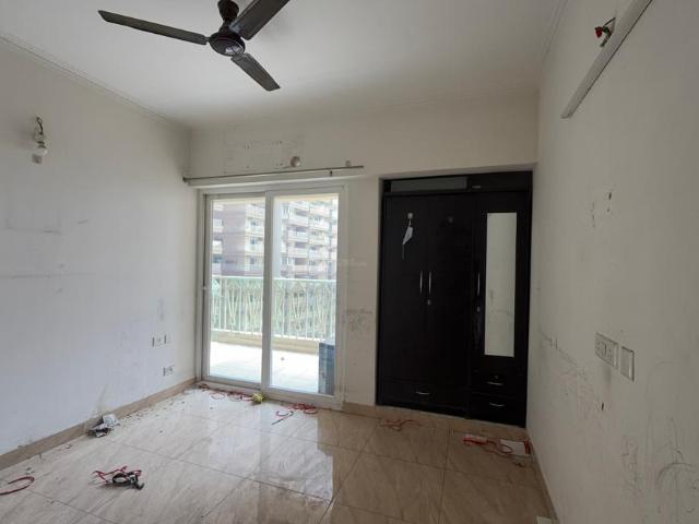 2 BHK Apartment in Noida Extension for resale Greater Noida. The reference number is 21169896