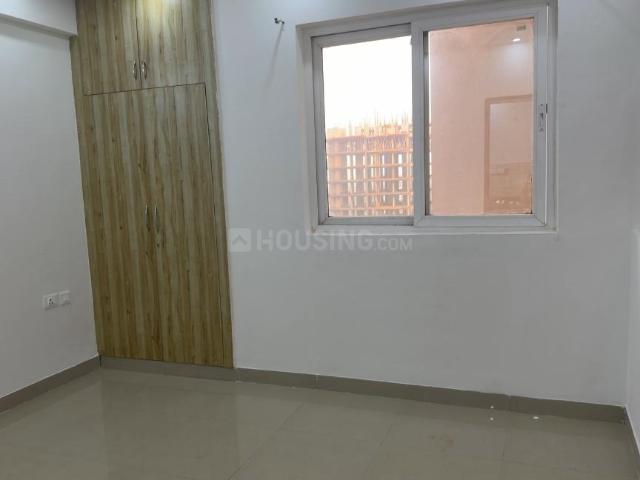 2 BHK Apartment in Noida Extension for resale Greater Noida. The reference number is 21178845