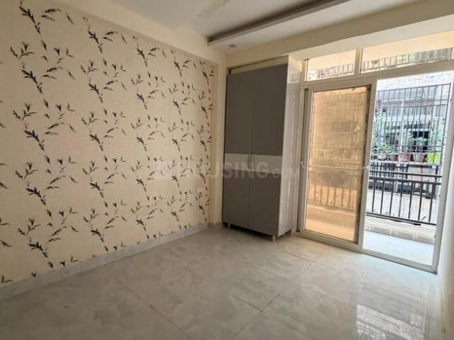 2 BHK Apartment in Noida Extension for resale Greater Noida. The reference number is 21187434