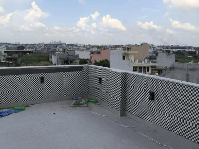2 BHK Apartment in Chipiyana Buzurg for resale Ghaziabad. The reference number is 21103637