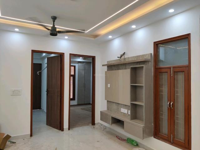 3 BHK Apartment in Lal Kuan for resale Ghaziabad. The reference number is 21116261