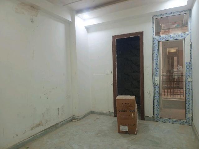 2 BHK Apartment in Noida Extension for resale Greater Noida. The reference number is 21339735