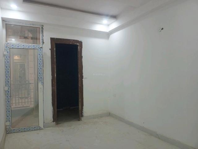 2 BHK Apartment in Noida Extension for resale Greater Noida. The reference number is 21339817