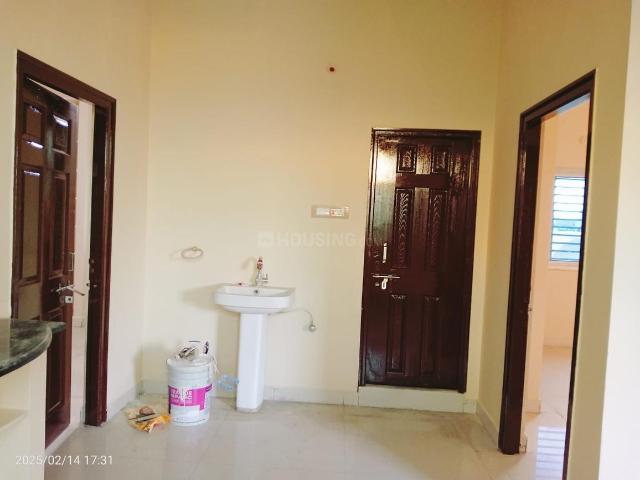 2 BHK Apartment in Navayuga Colony for rent Warangal. The reference number is 21333952