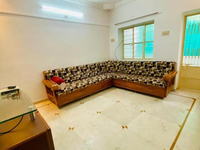 2 BHK Apartment in Navrangpura for rent Ahmedabad. The reference number is 20159311