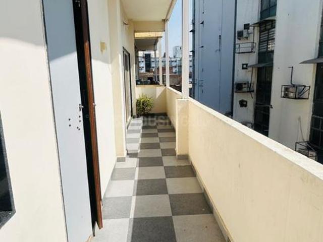 2 BHK Apartment in Navrangpura for rent Ahmedabad. The reference number is 20402376