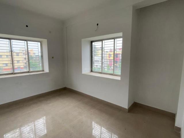 2 BHK Apartment in Nayabad for resale Kolkata. The reference number is 20328326