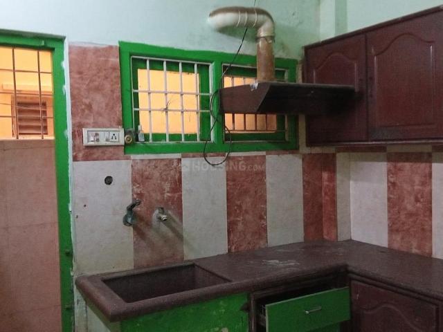 2 BHK Apartment in Nagarampalem for rent Guntur. The reference number is 18726120