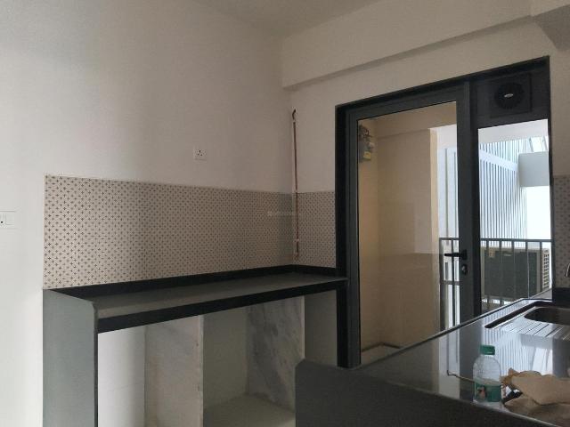 2 BHK Apartment in Nagpada for rent Mumbai. The reference number is 18905218