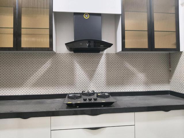 2 BHK Apartment in Nagpada for rent Mumbai. The reference number is 19191850