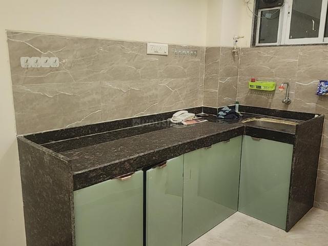 2 BHK Apartment in Nagpada for rent Mumbai. The reference number is 19382903