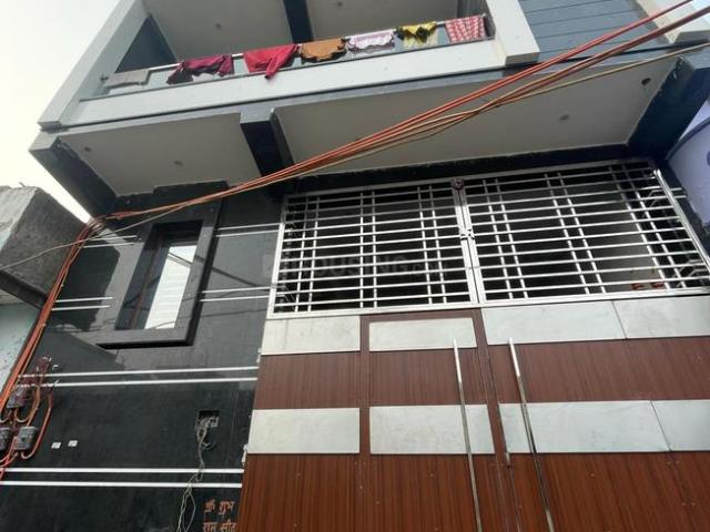2 BHK Apartment in Najafgarh for rent New Delhi. The reference number is 21339425