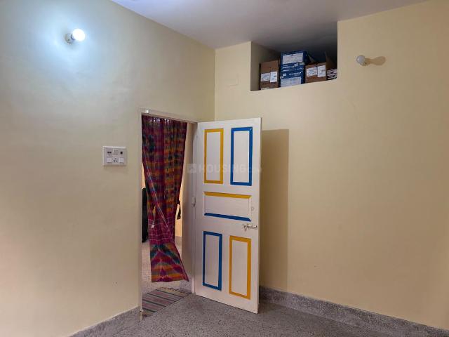2 BHK Apartment in Naktala for rent Kolkata. The reference number is 21240768