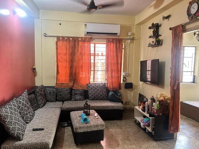2 BHK Apartment in Naktala for resale Kolkata. The reference number is 19874809